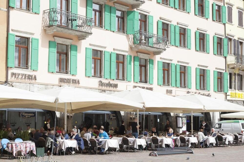 Hotel Centrale Riva del Garda Extérieur photo